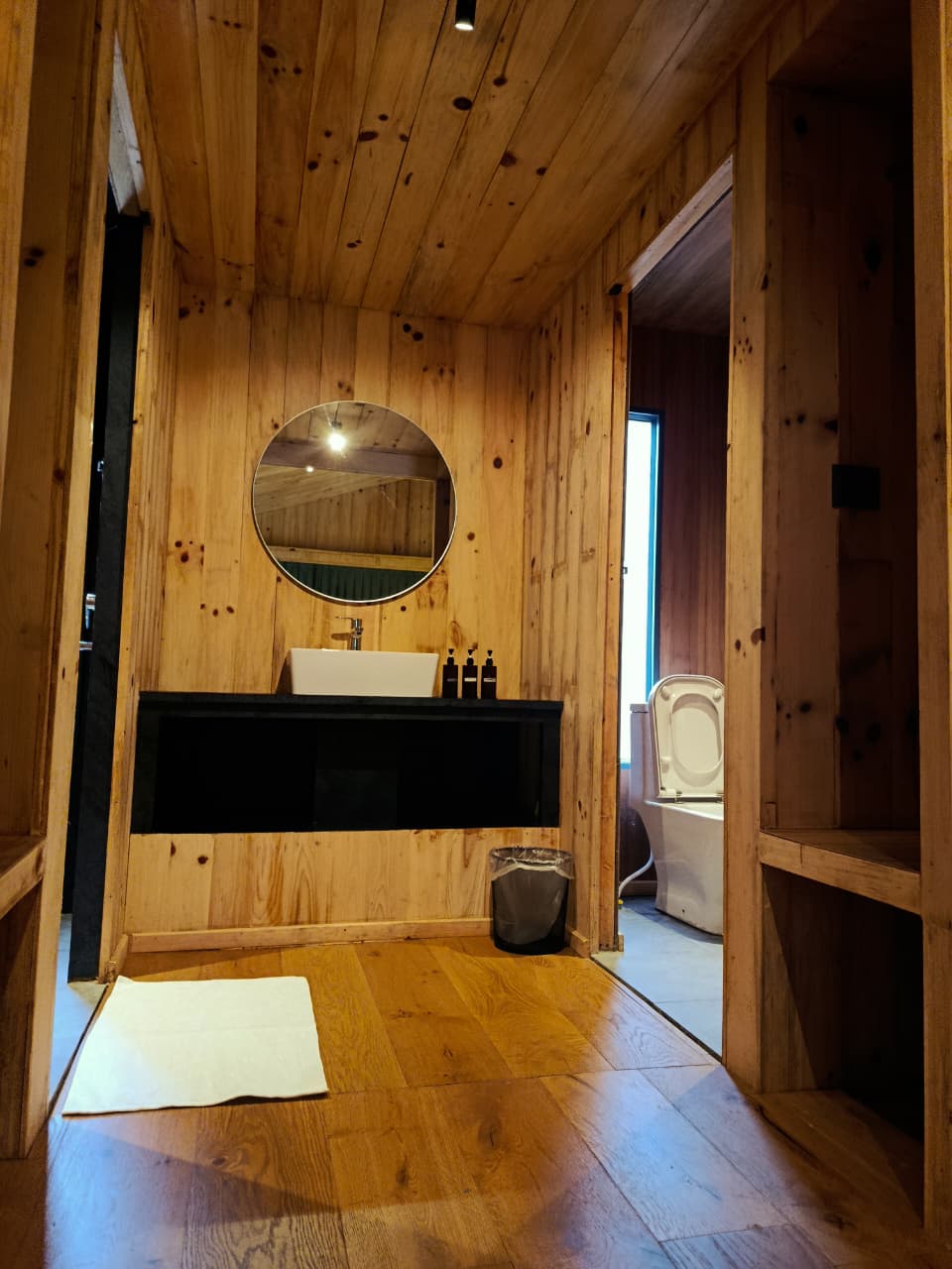 Western Style Toilet at The Himalayan Phakding Lodge