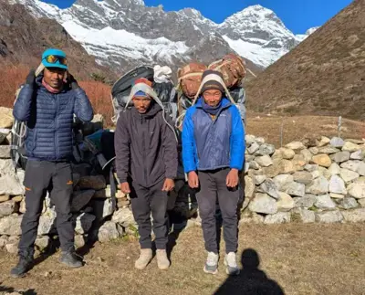 Tipping in Nepal: Fair Rates, Etiquette & How Much to Tip Guides, Porters, Drivers, and Others